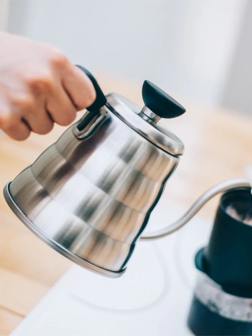 hario_vkb-70hsv_buono-kettle_700ml_pourover_2